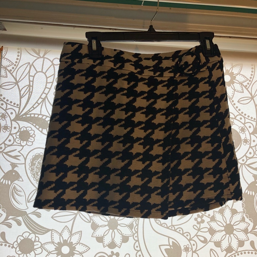 Houndstooth mini skirt